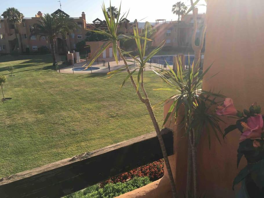 Bahia de Casares Superbe Appartement Avec Piscine A 800M De La Mer מראה חיצוני תמונה